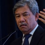 ‘MIC, janganlah diam masa mesyuarat tapi di luar cakap lain’ – Mohamad