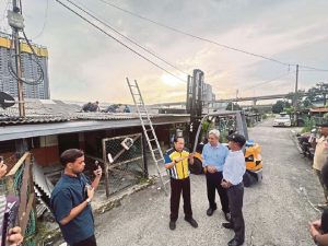 Kementerian Kerja Raya laksana segera kerja pembaikan kuarters dilanda ribut – Ahmad Maslan
