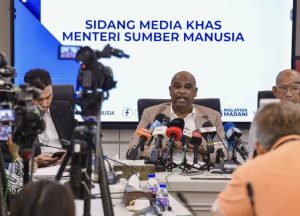 Kerajaan sedia pusat transit pekerja asing perketat keselamatan, kurangkan kesesakan di lapangan terbang – Ramanan