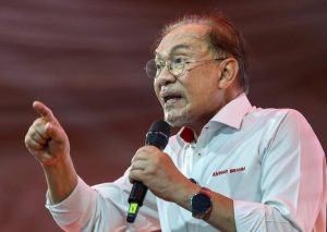 Kad Kredit Asas, pengeluaran tunai mesin ATM tanpa caj manfaat untuk rakyat – PM Anwar