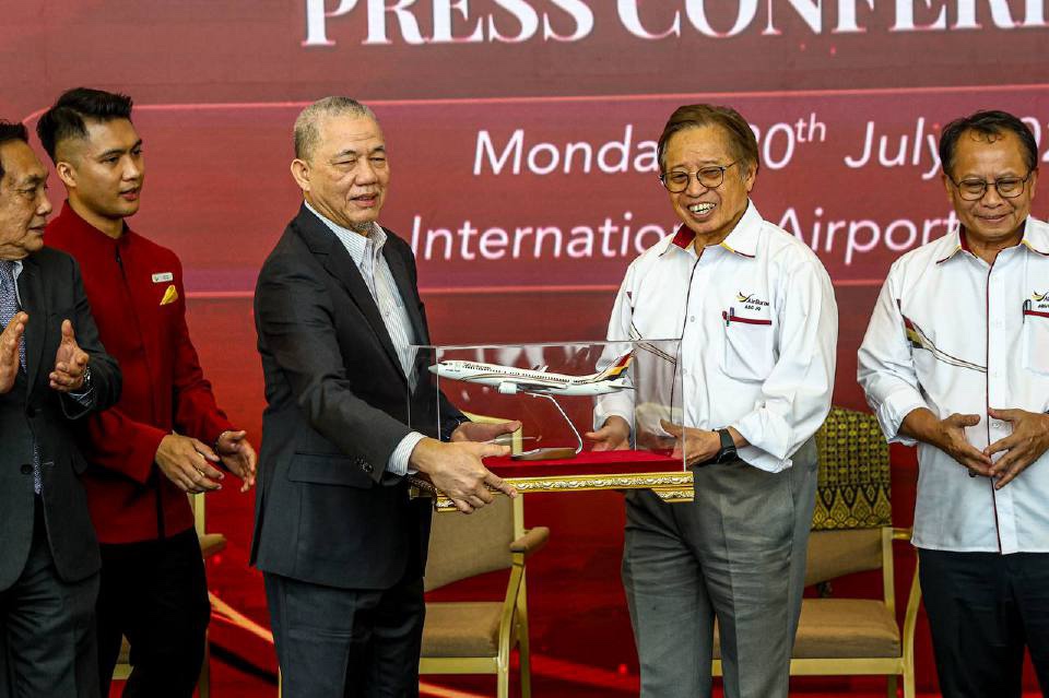 Penerbangan sulung AirBorneo buka lembaran baharu penerbangan Sarawak – Fadillah