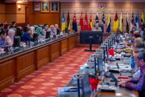 ‘Skop SARA dicadang diperluas kepada pembelian makanan berkhasiat’ – Ahmad Zahid