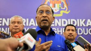Pastikan lepasan politeknik, kolej komuniti dapat pekerjaan sepadan kemahiran – Zambry