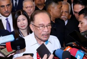 ‘Negara kehilangan sosok keibuan yang dekat di hati rakyat’ – Anwar