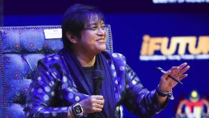 Golongan muda bukan manja, cuma berdepan realiti berbeza – Azalina