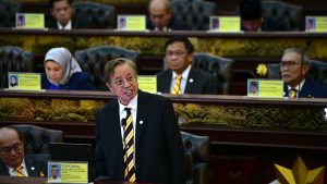 Penjawat awam Sarawak bakal terima BKK dua bulan gaji, RM700 untuk Persekutuan